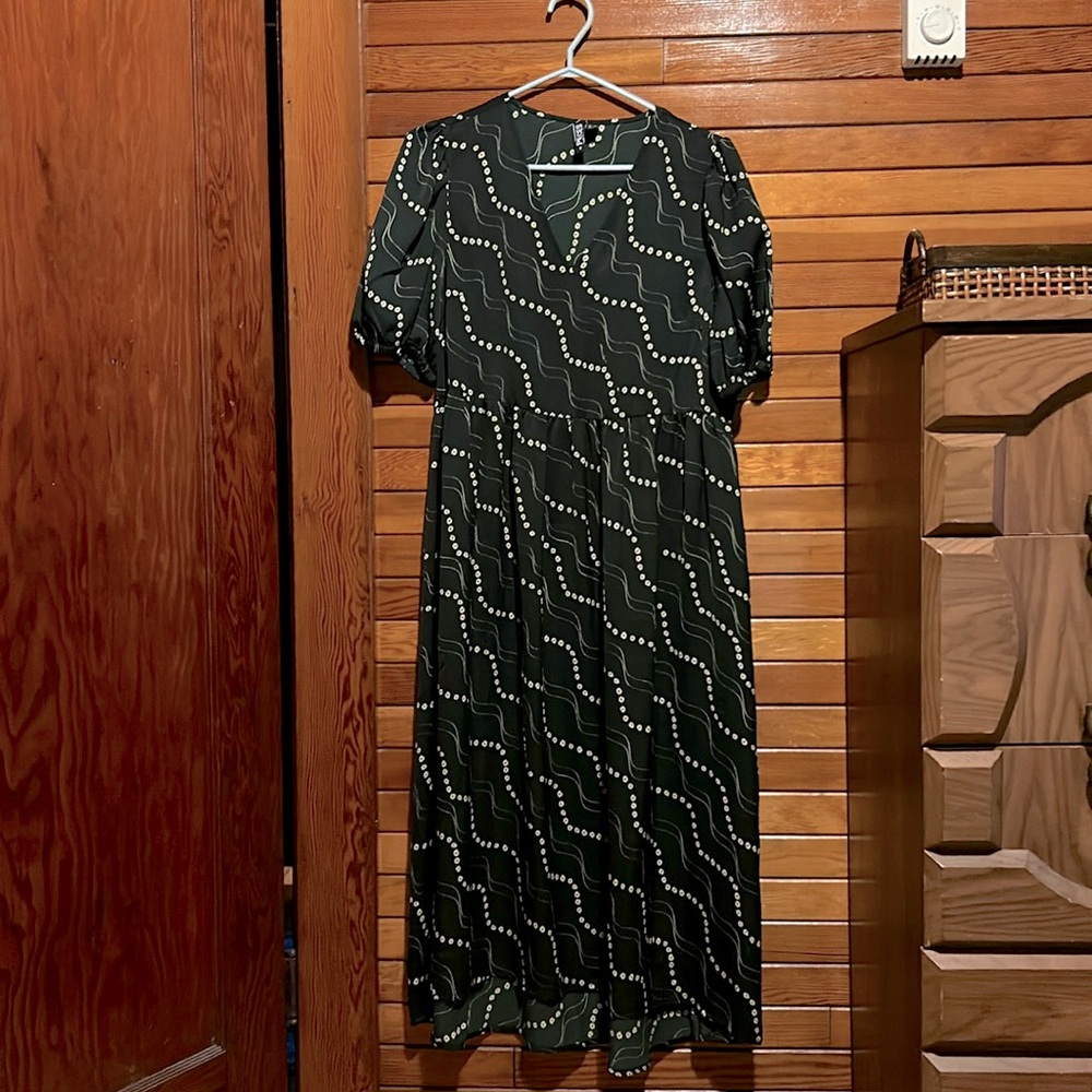 Pieces brand maxi floral black dress with short balloon sleeves